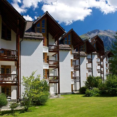 Schweizerhof Ferienwohnungen Lenzerheide 2 エクステリア 写真